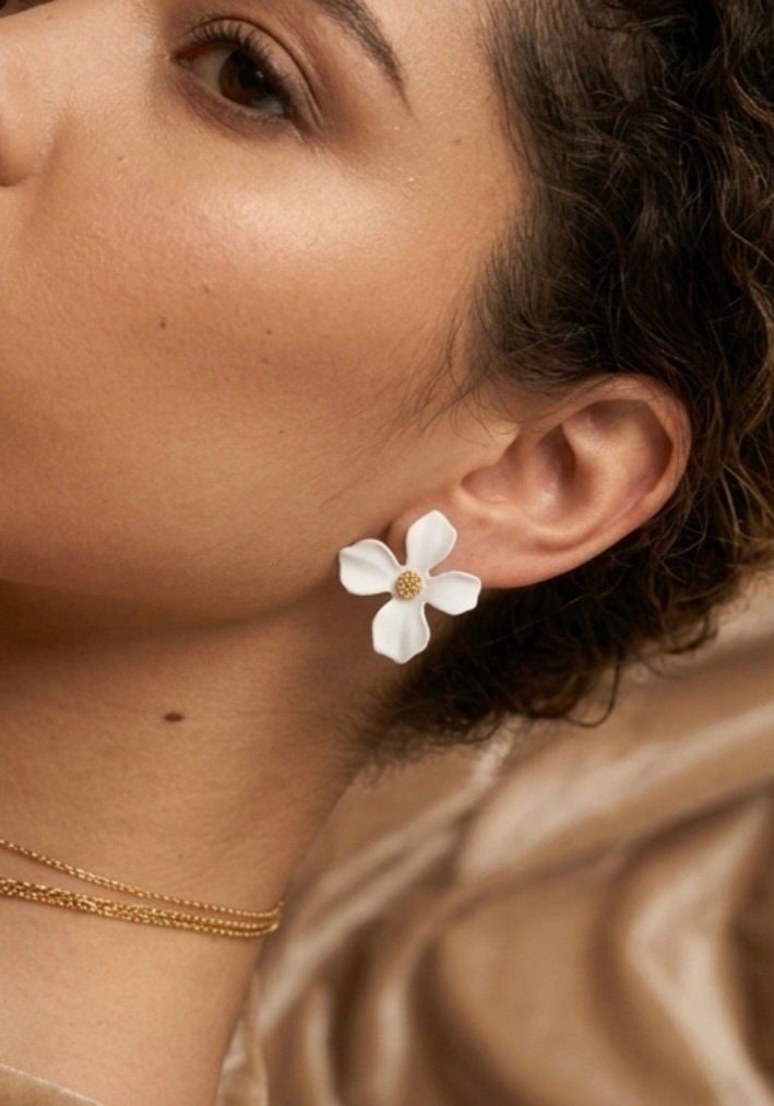 white-flower-studs