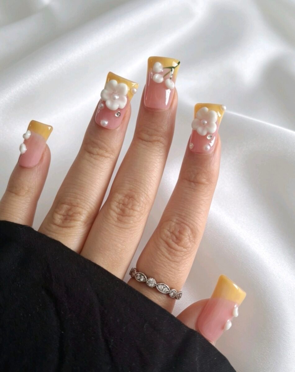 pluto-press-on-nails-2